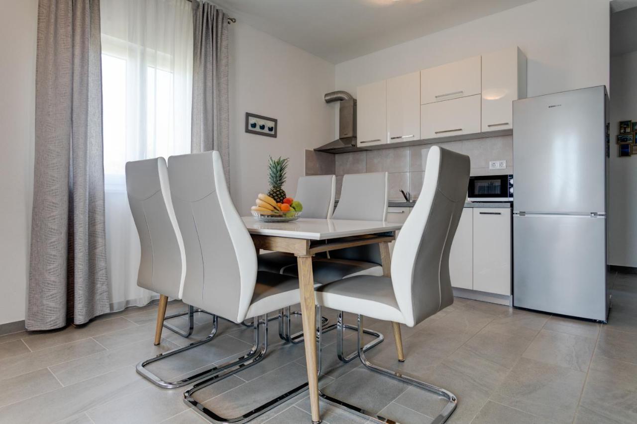 Love Apartments Zečevo Buitenkant foto